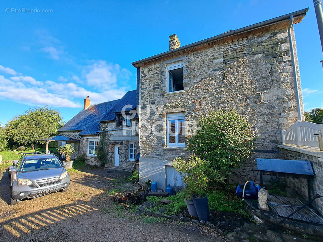 Maison à LE BENY-BOCAGE