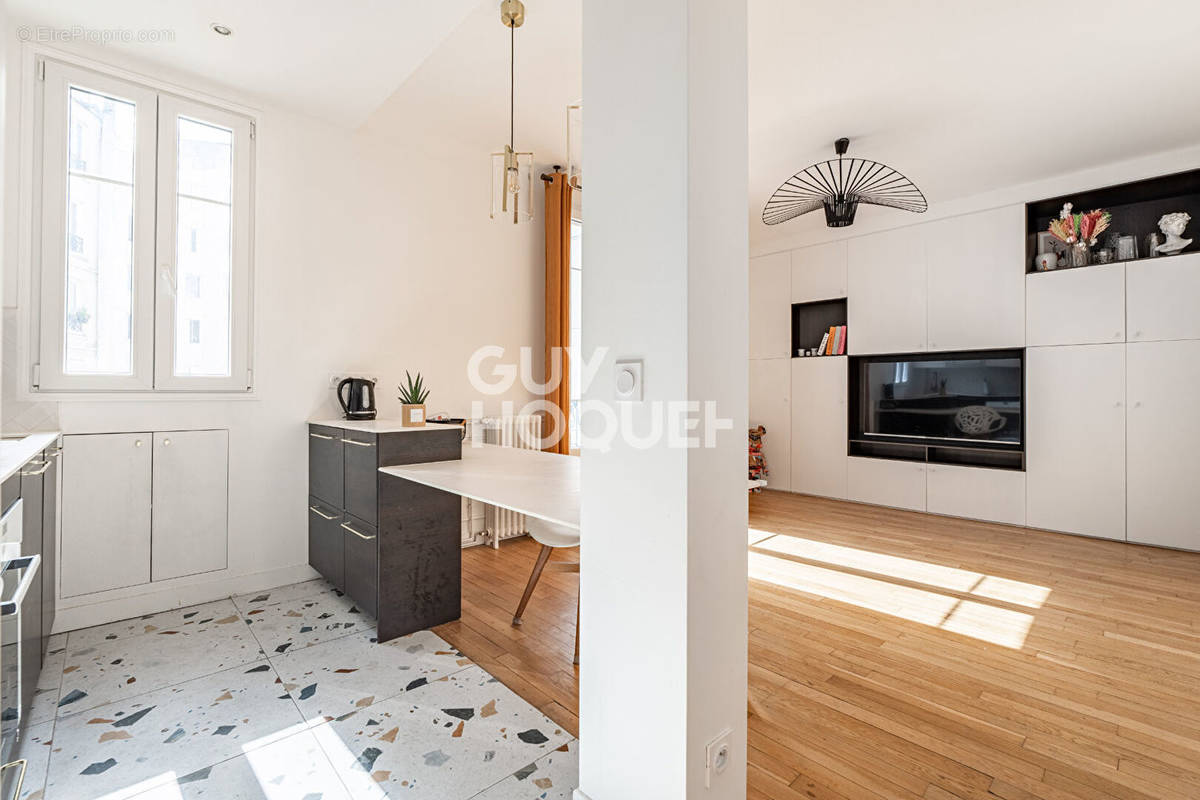 Appartement à PARIS-15E