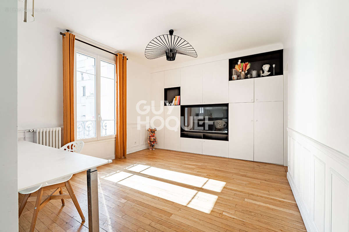 Appartement à PARIS-15E