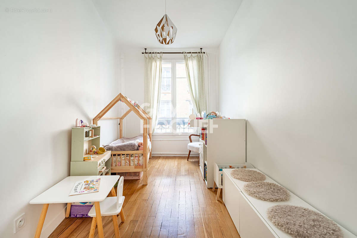 Appartement à PARIS-15E