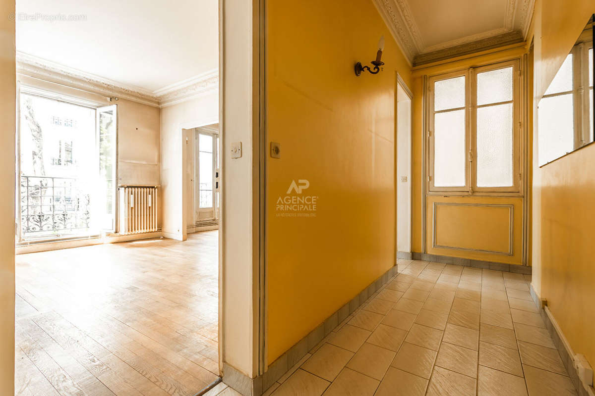 Appartement à PARIS-18E