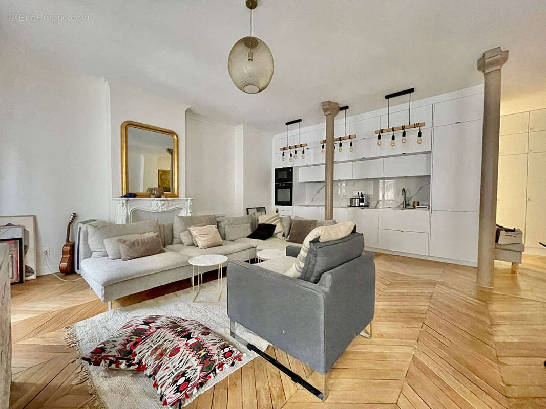 Appartement à PARIS-2E