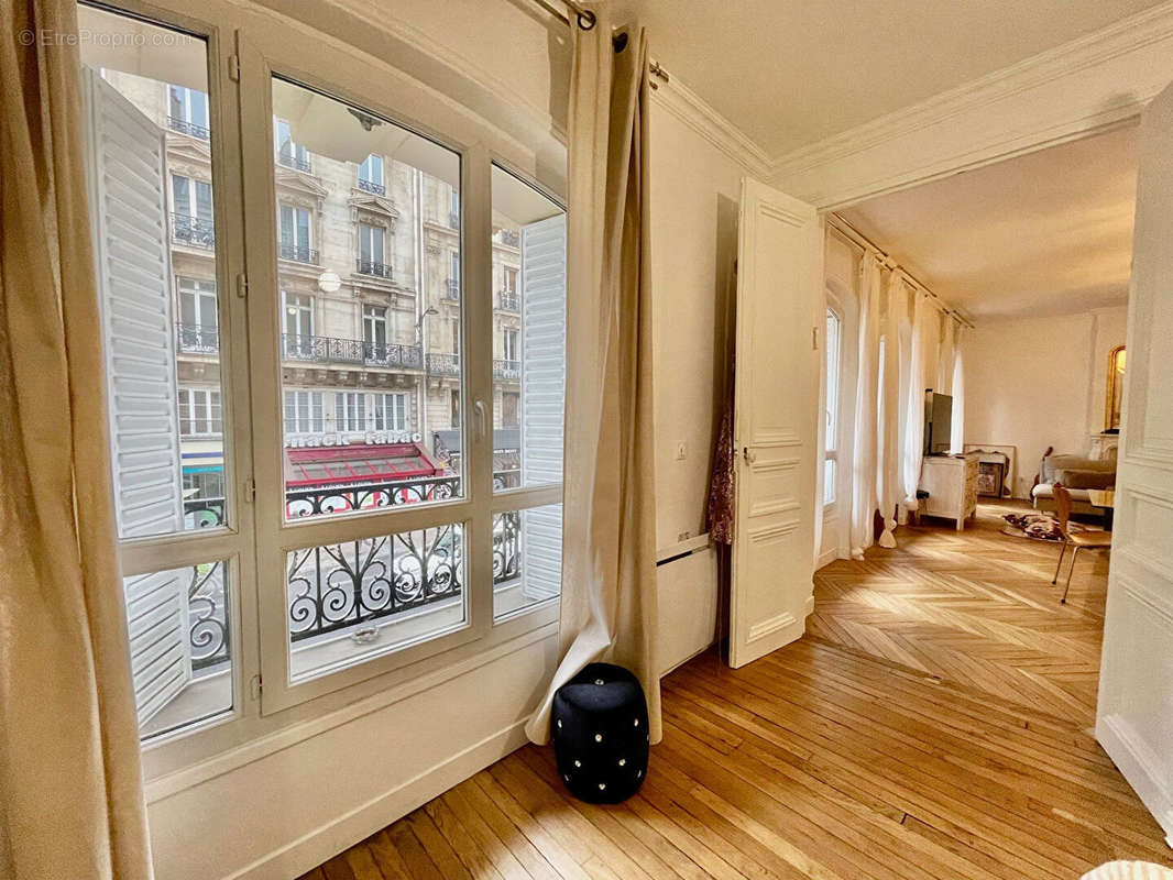 Appartement à PARIS-2E