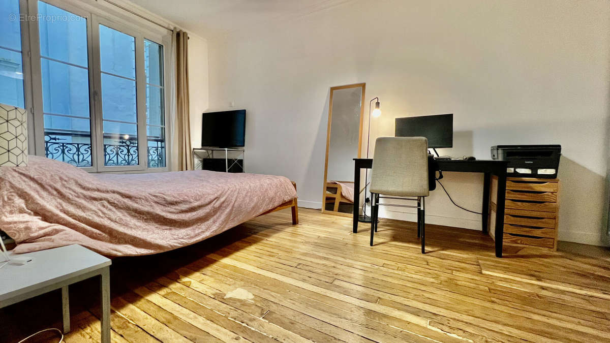 Appartement à PARIS-2E