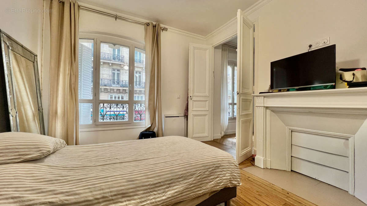 Appartement à PARIS-2E