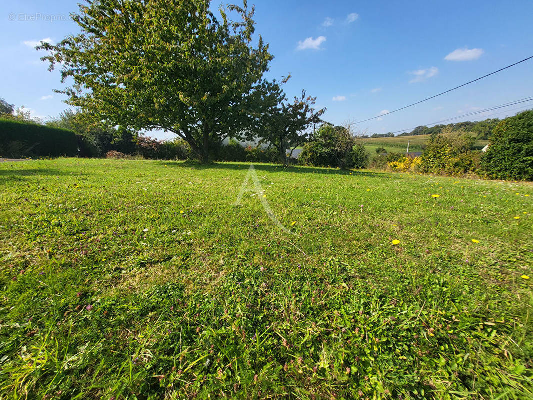 Terrain à MARSAC-SUR-DON