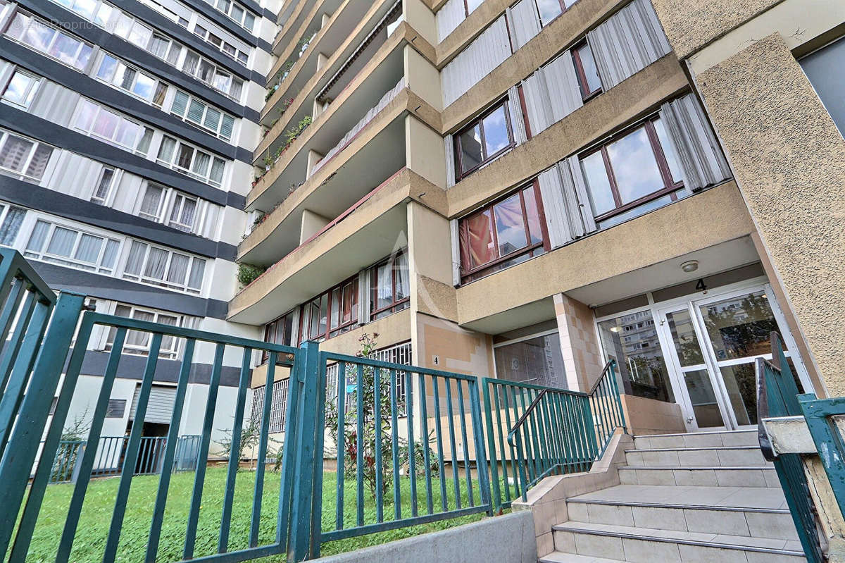 Appartement à AUBERVILLIERS