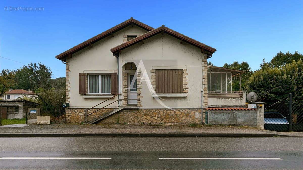 Maison à SAUVETERRE-LA-LEMANCE