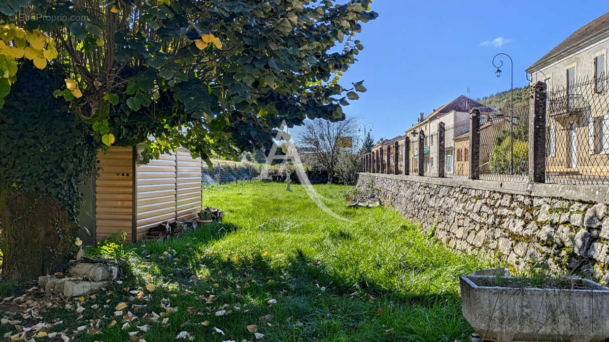 Maison à SAUVETERRE-LA-LEMANCE