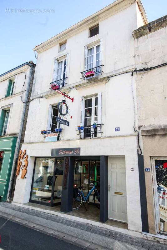 Maison à FONTENAY-LE-COMTE