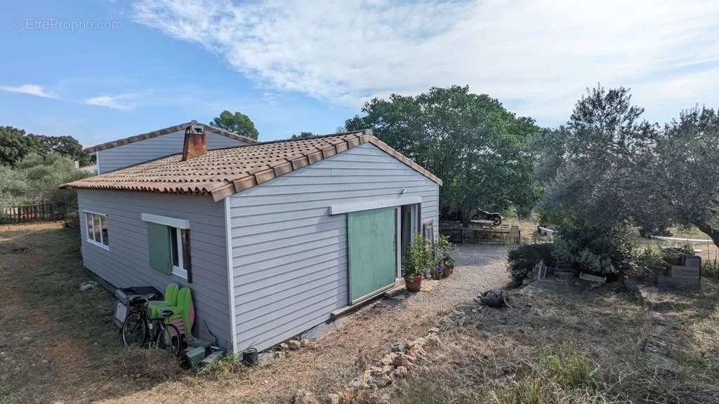 Maison à COTIGNAC