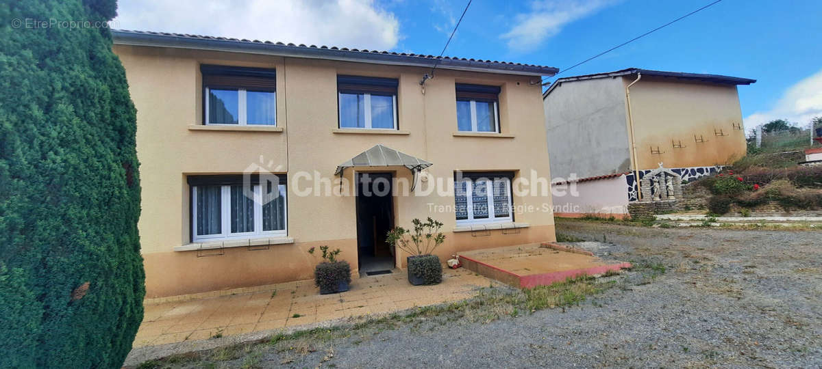 Maison à POUILLY-LES-FEURS