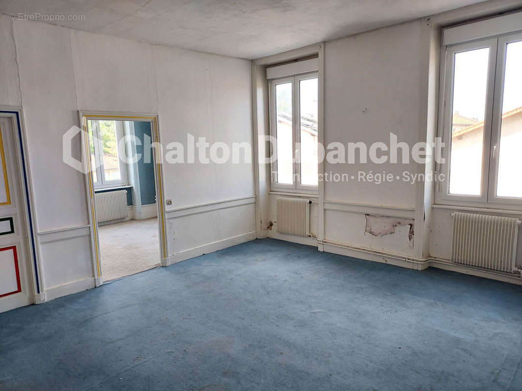 Appartement à SAINT-JUST-LA-PENDUE