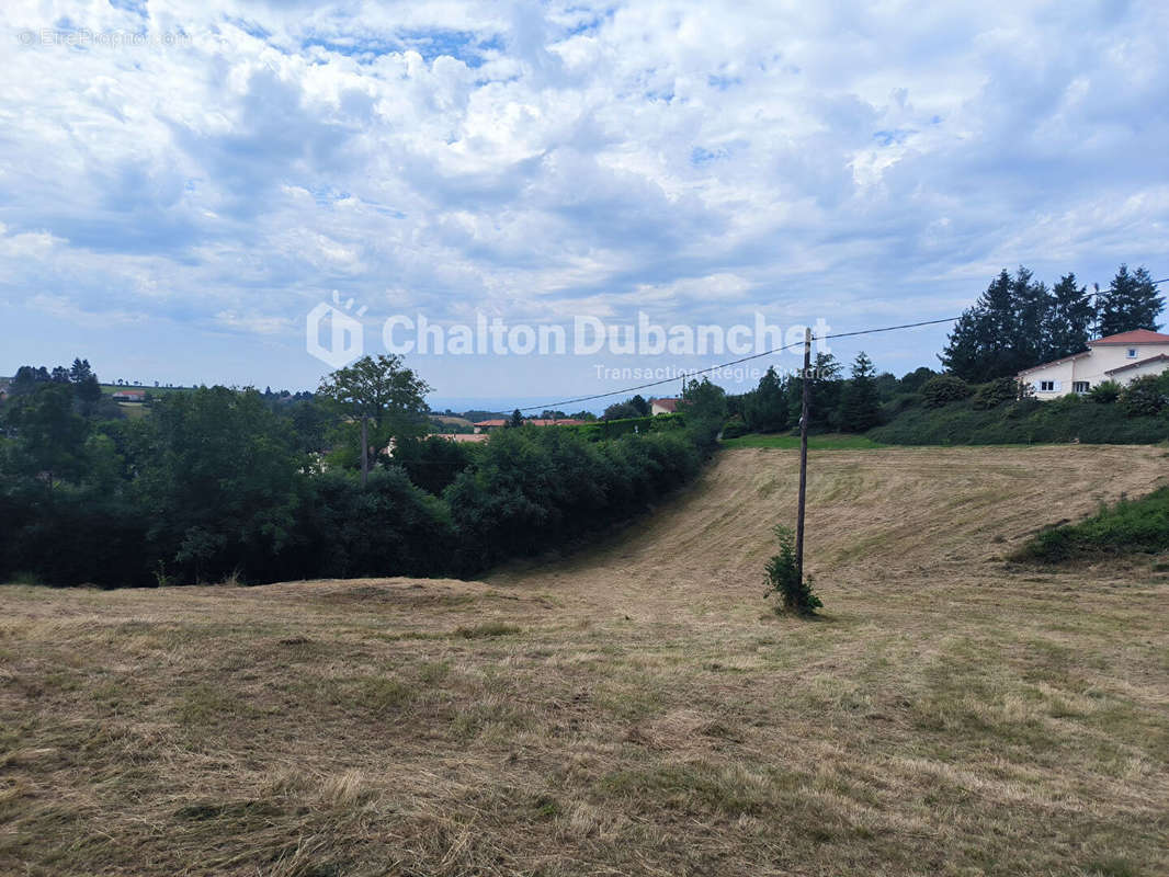 Terrain à BUSSIERES