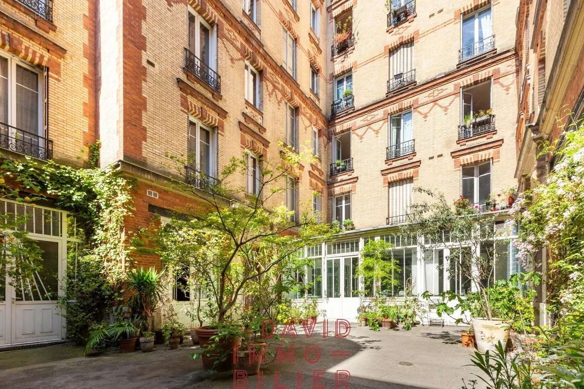 Appartement à PARIS-10E