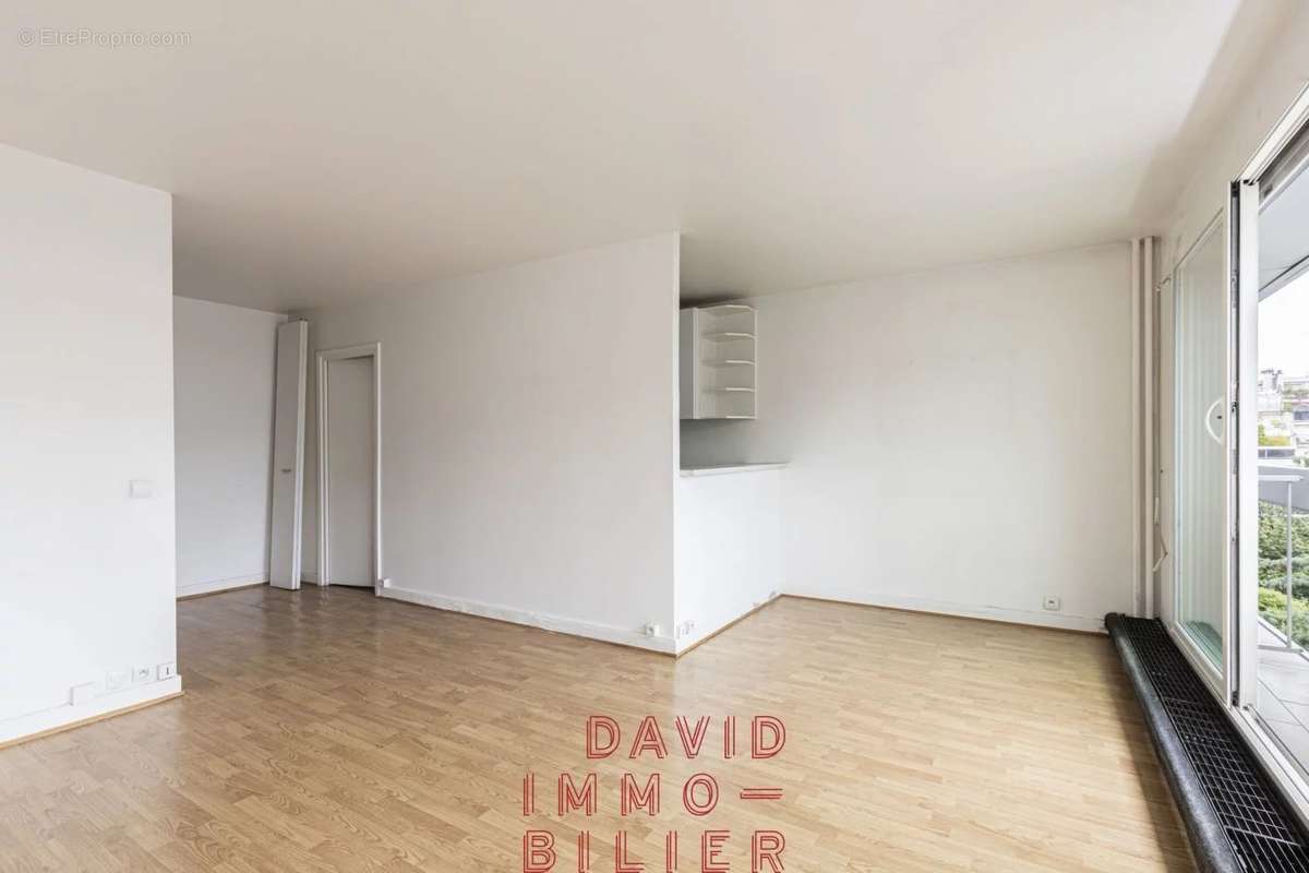 Appartement à PARIS-16E