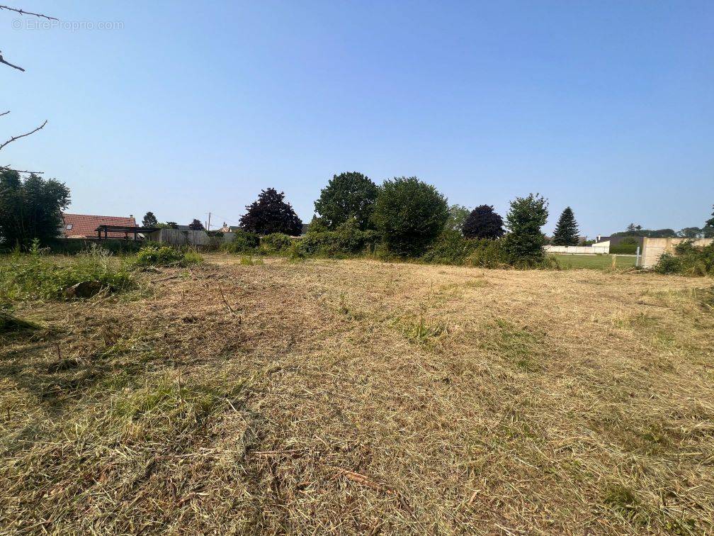 Terrain à BEAUVAIS