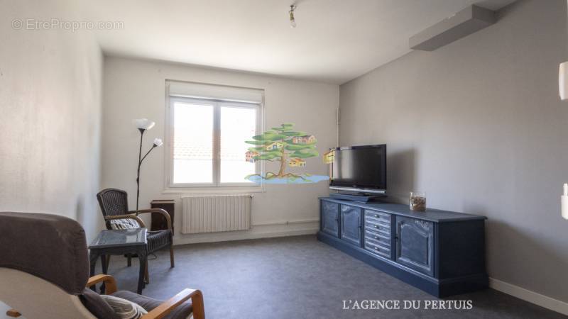 Appartement à FOURAS