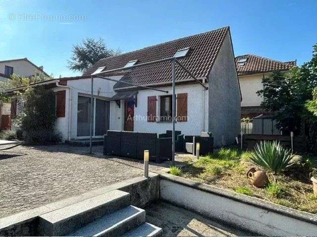 Maison à VILLENEUVE-SAINT-GEORGES