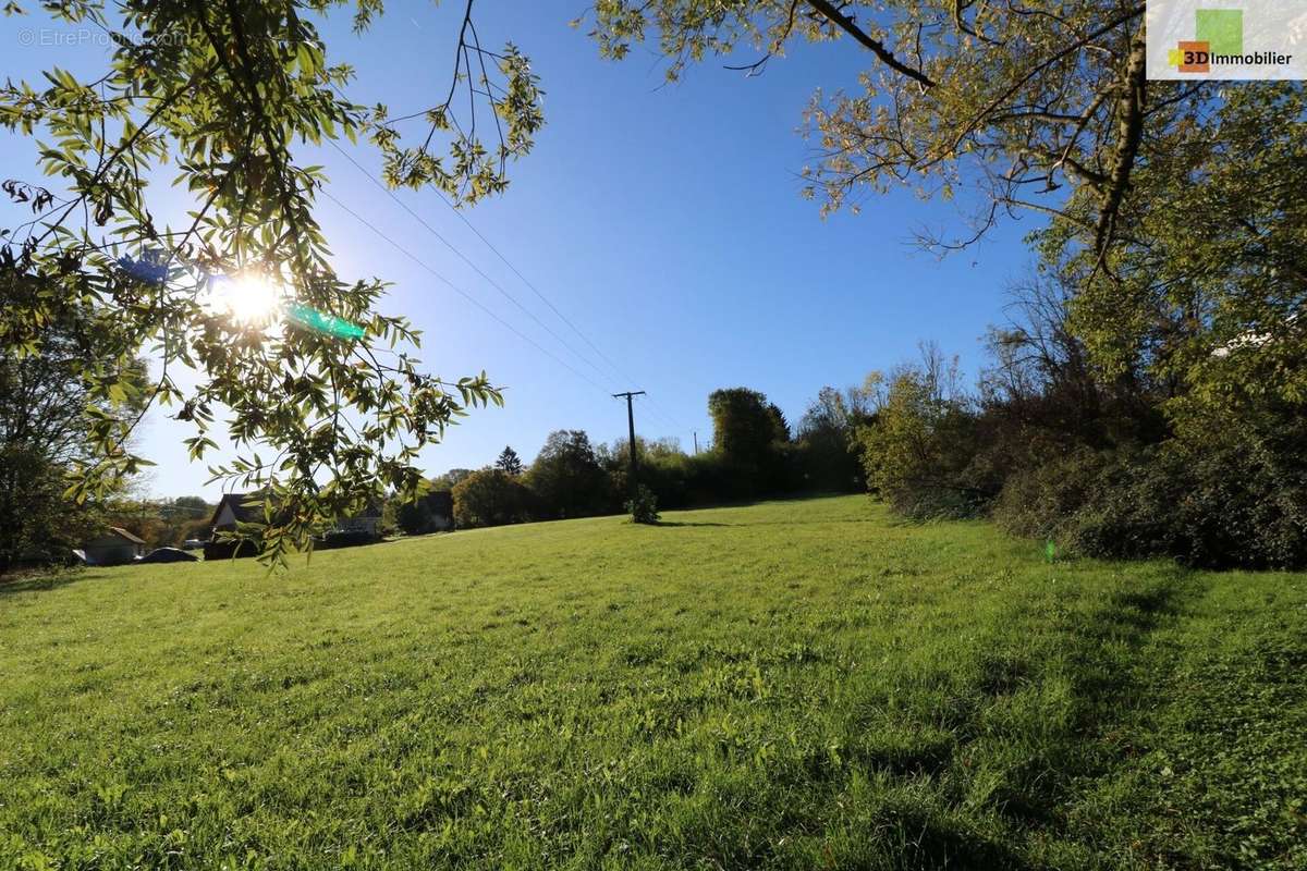 Terrain à LONS-LE-SAUNIER