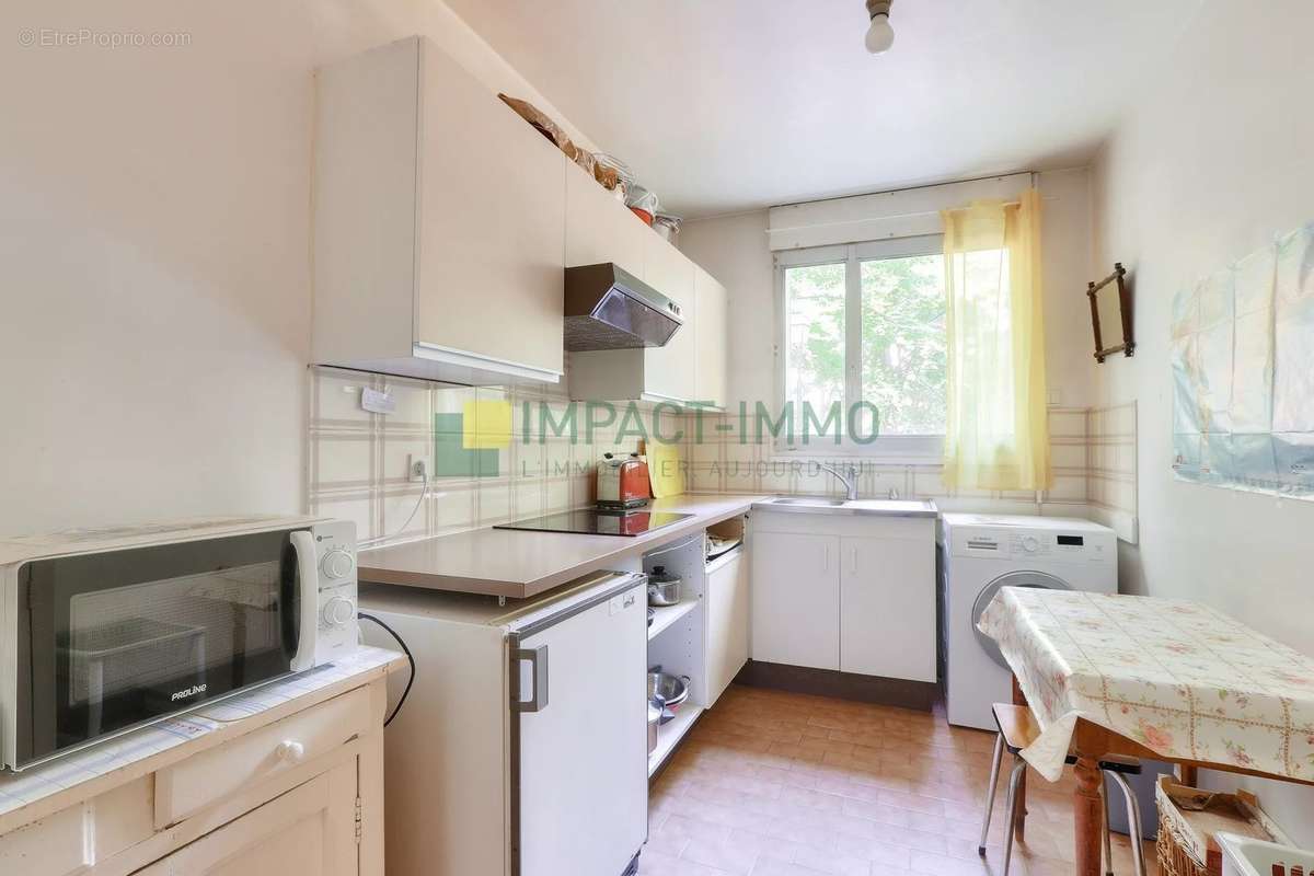 Appartement à COURBEVOIE