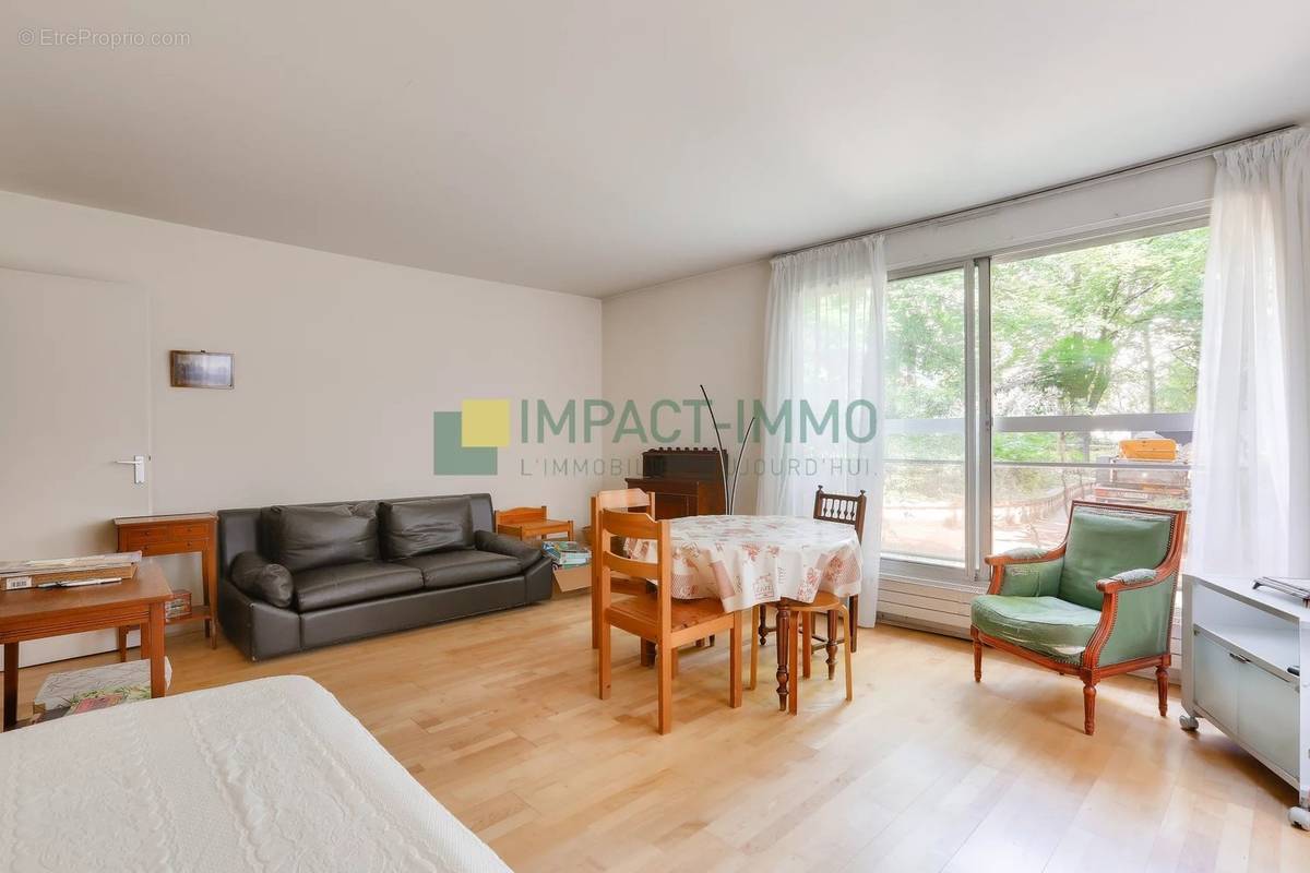 Appartement à COURBEVOIE