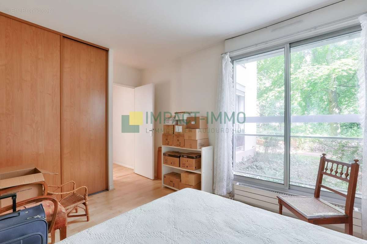 Appartement à COURBEVOIE