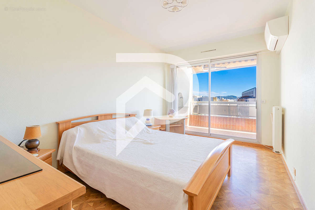 Appartement à MARSEILLE-5E