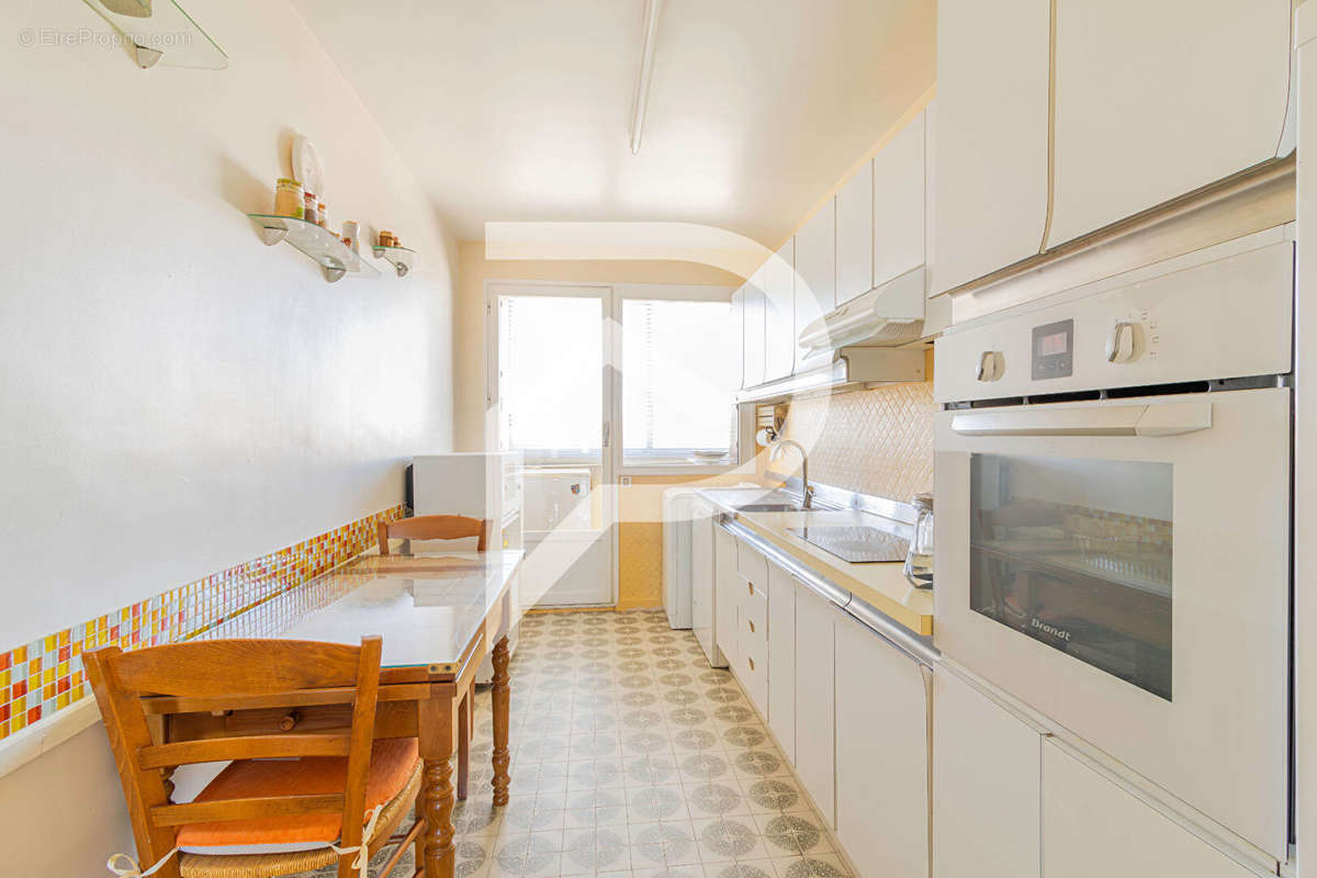 Appartement à MARSEILLE-5E