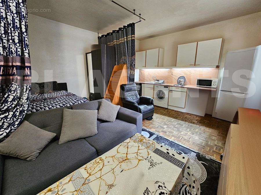 3 - Appartement à PARIS-19E