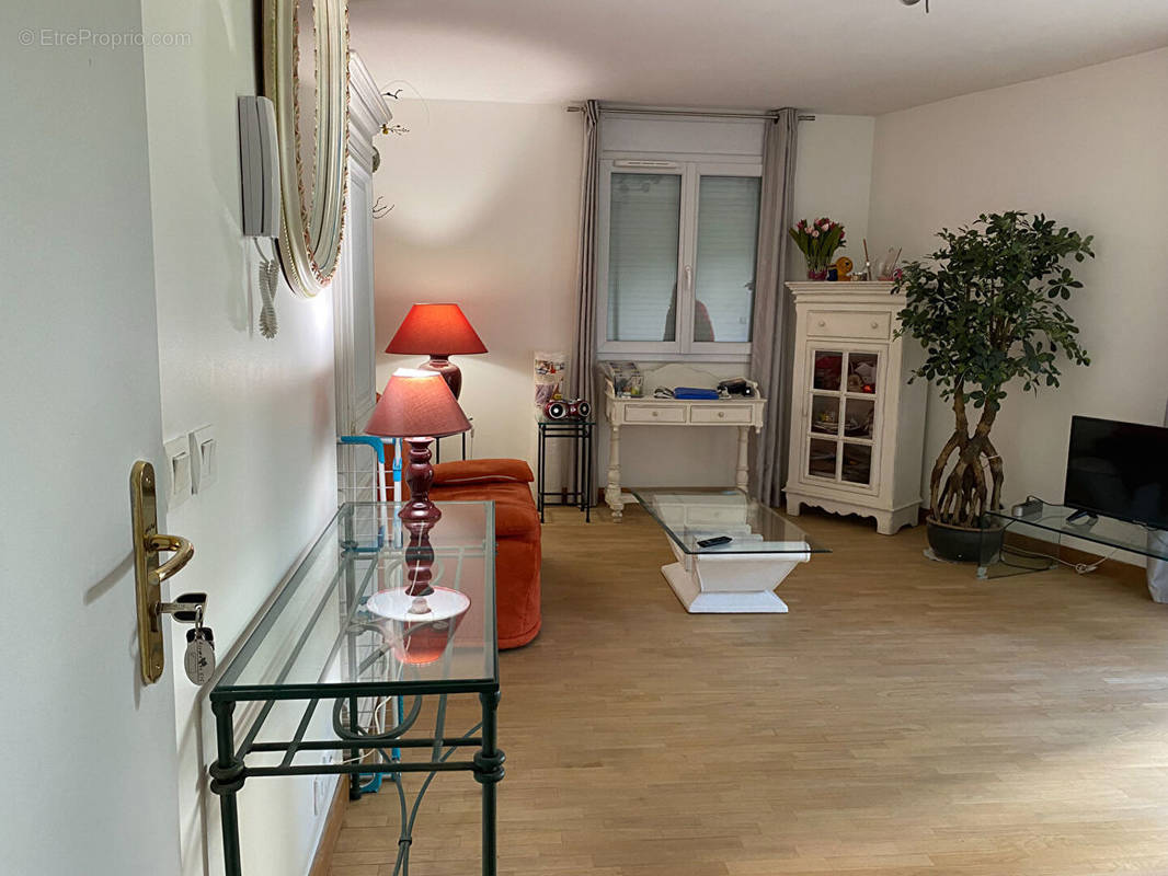 Appartement à VAIRES-SUR-MARNE