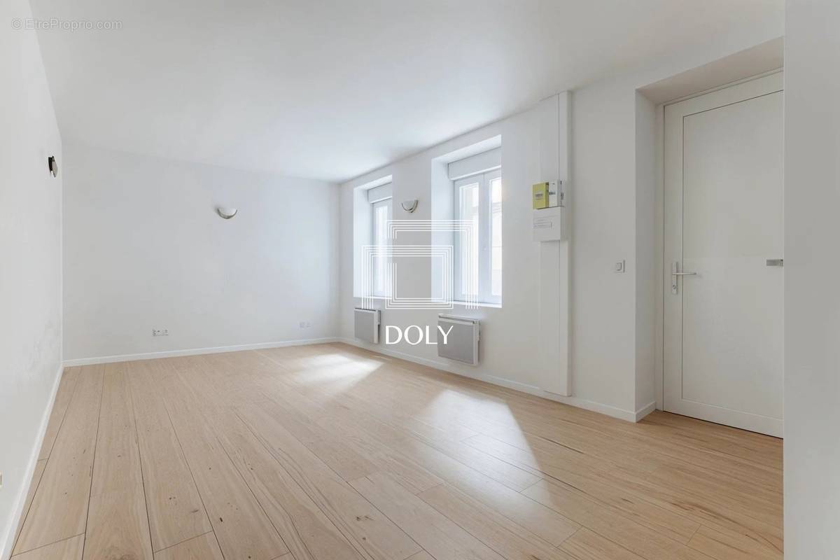 Appartement à PARIS-12E