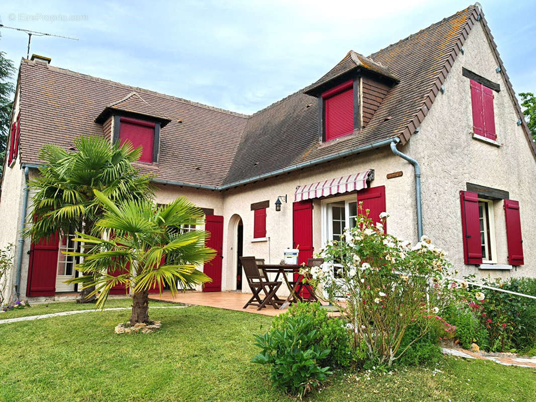 Maison à YZEURES-SUR-CREUSE