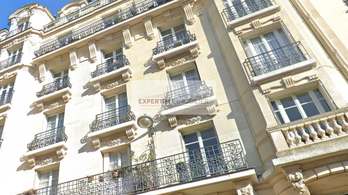 Appartement à PARIS-8E