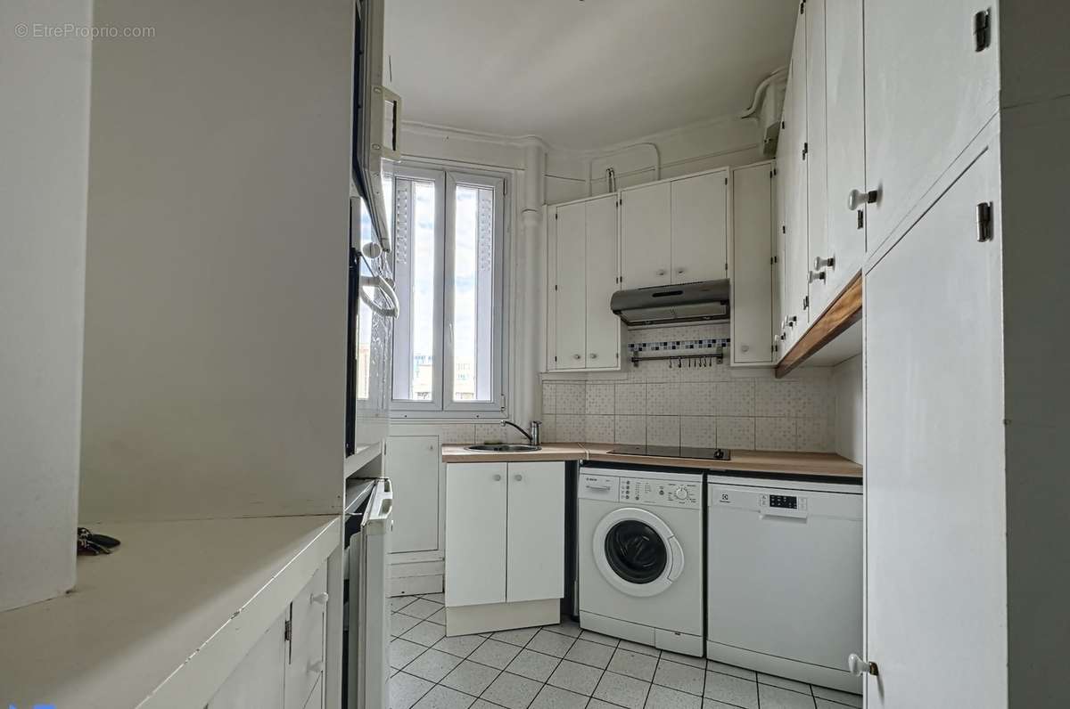 Appartement à PARIS-17E