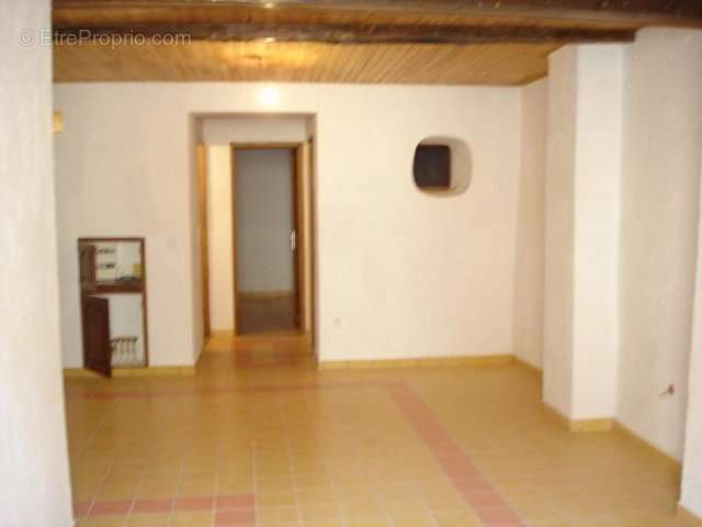 Appartement à SALERNES