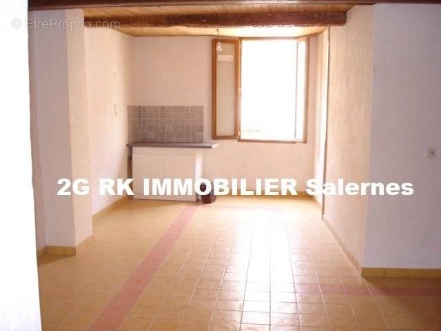 Appartement à SALERNES