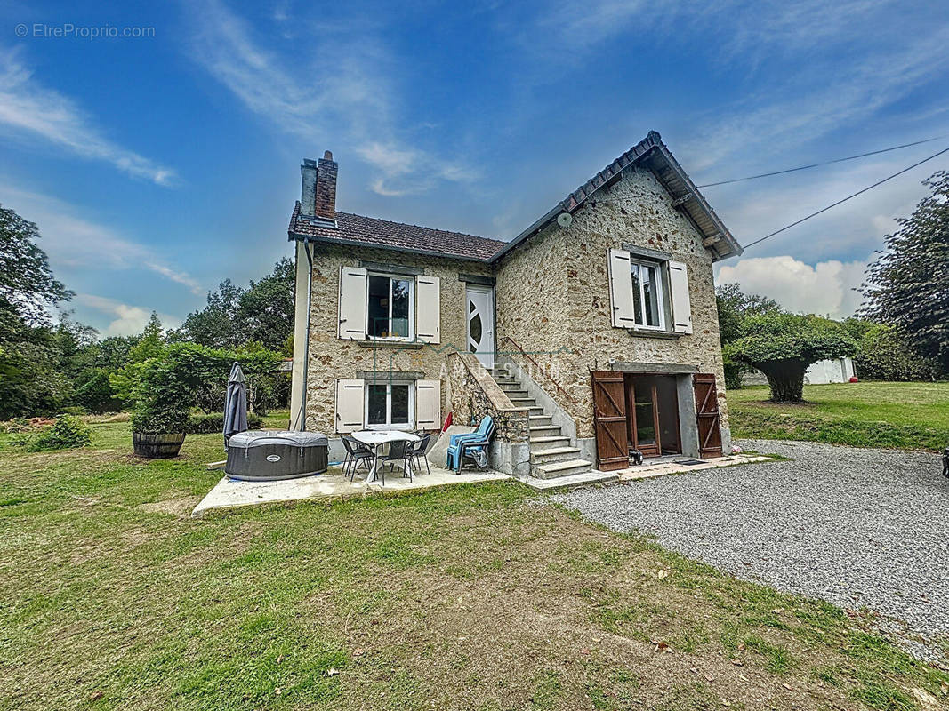 Maison à SAINT-JUNIEN