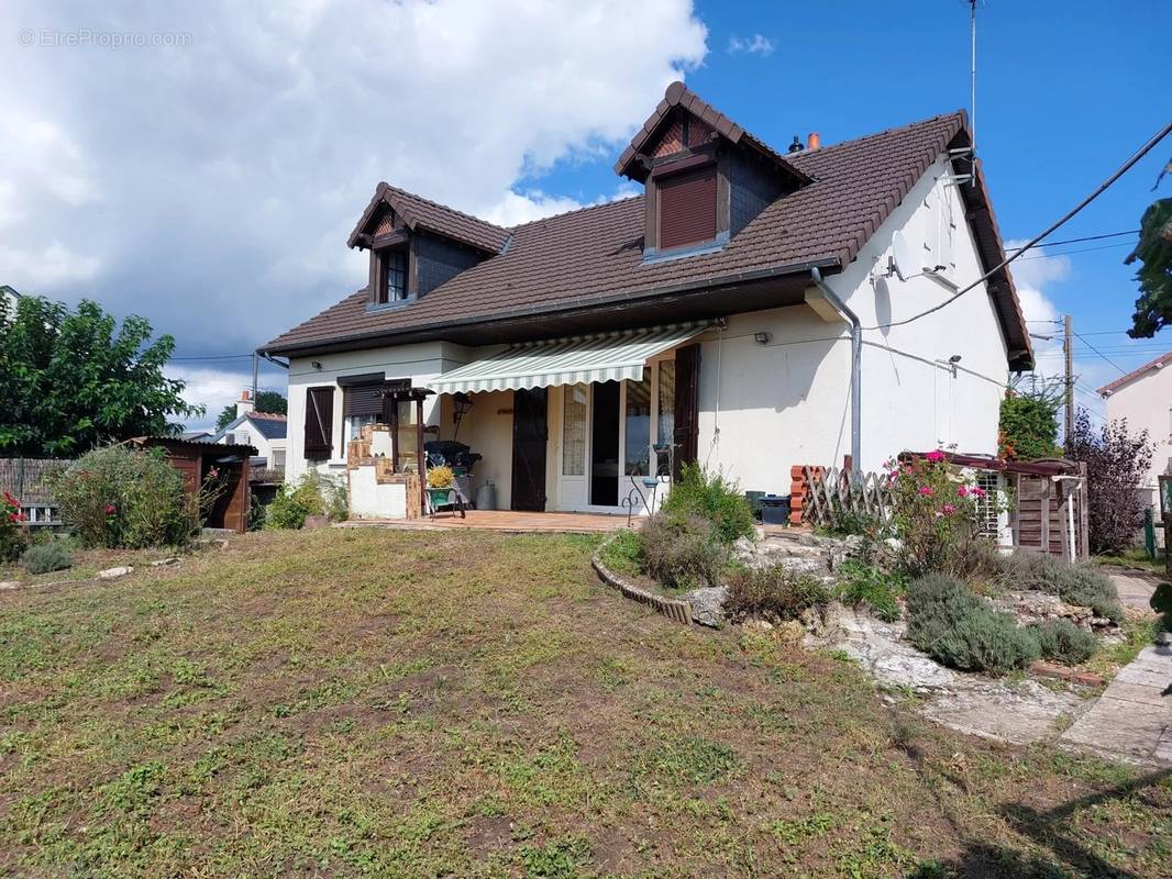 Maison à SAINT-DYE-SUR-LOIRE