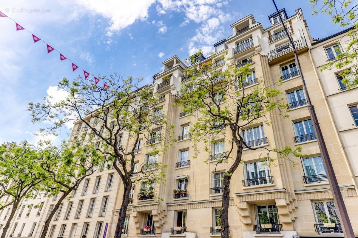 Appartement à PARIS-16E