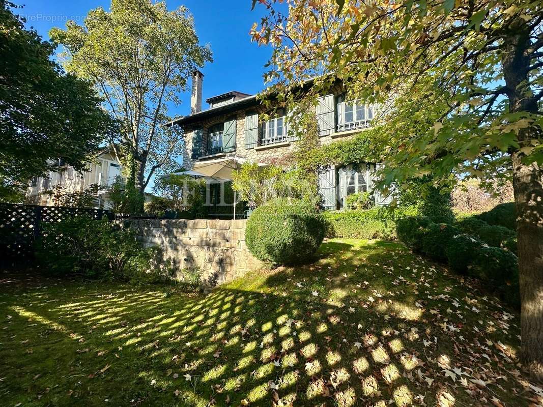 Maison à SAINT-MAUR-DES-FOSSES