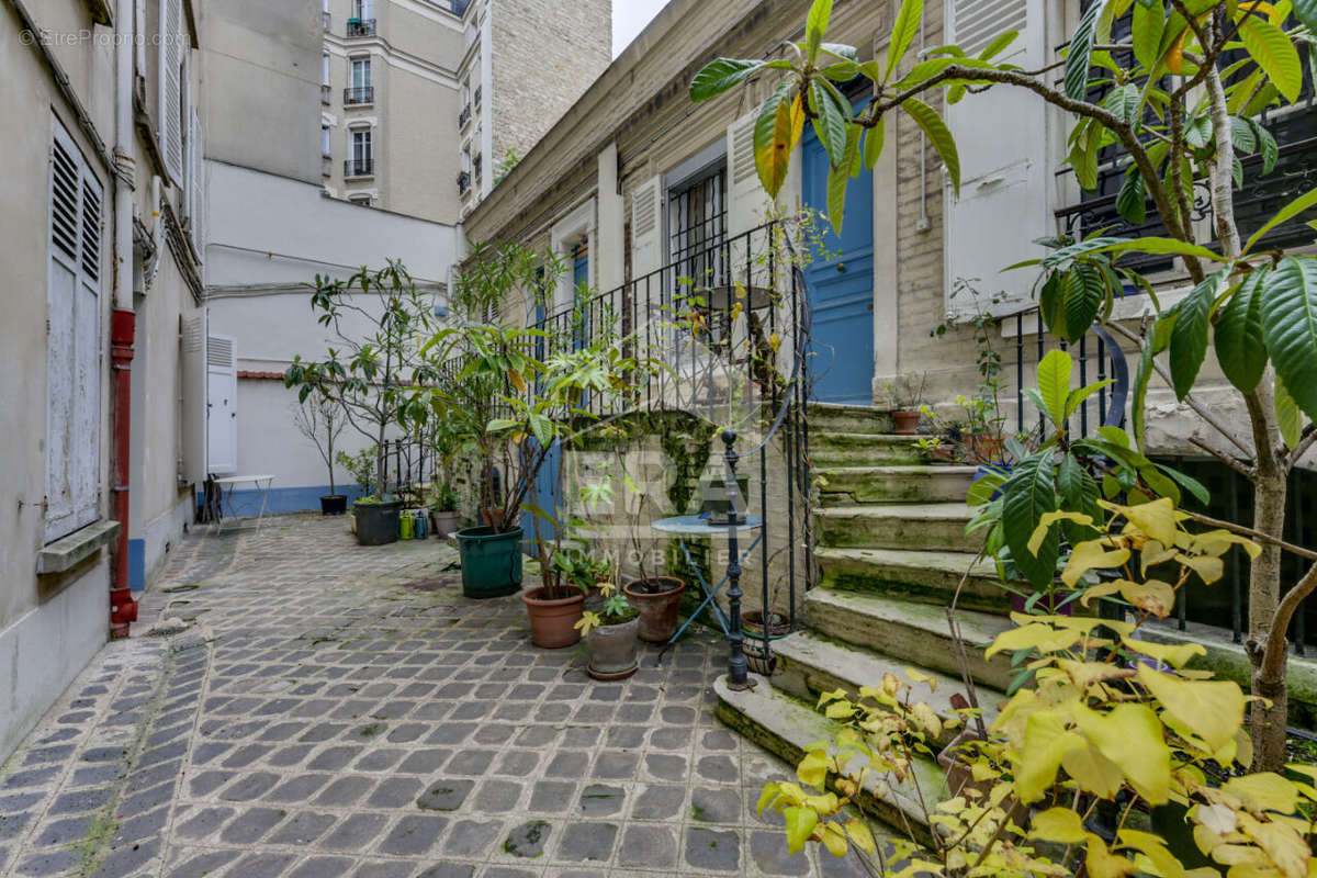 Appartement à PARIS-17E