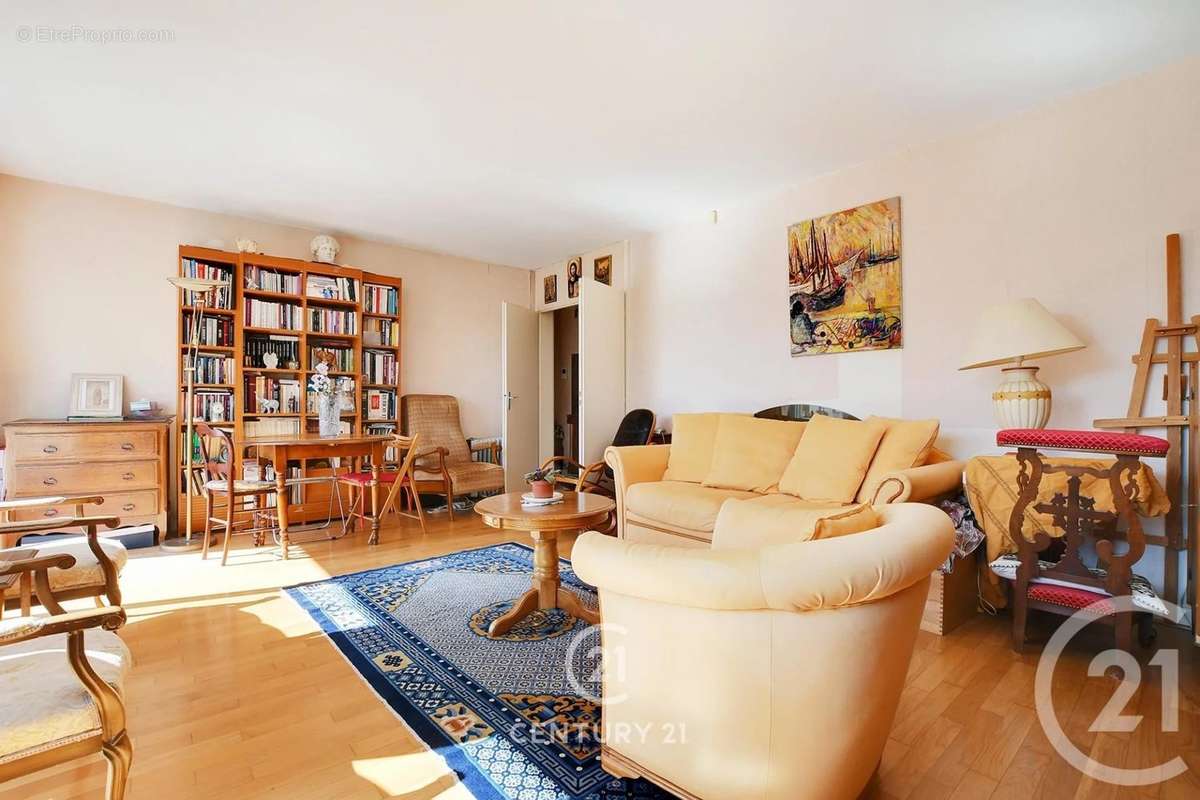 Appartement à PARIS-14E