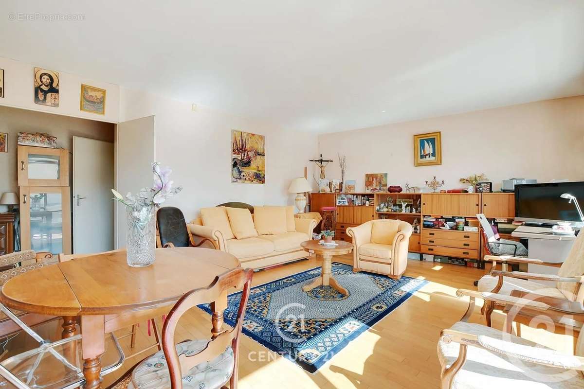 Appartement à PARIS-14E