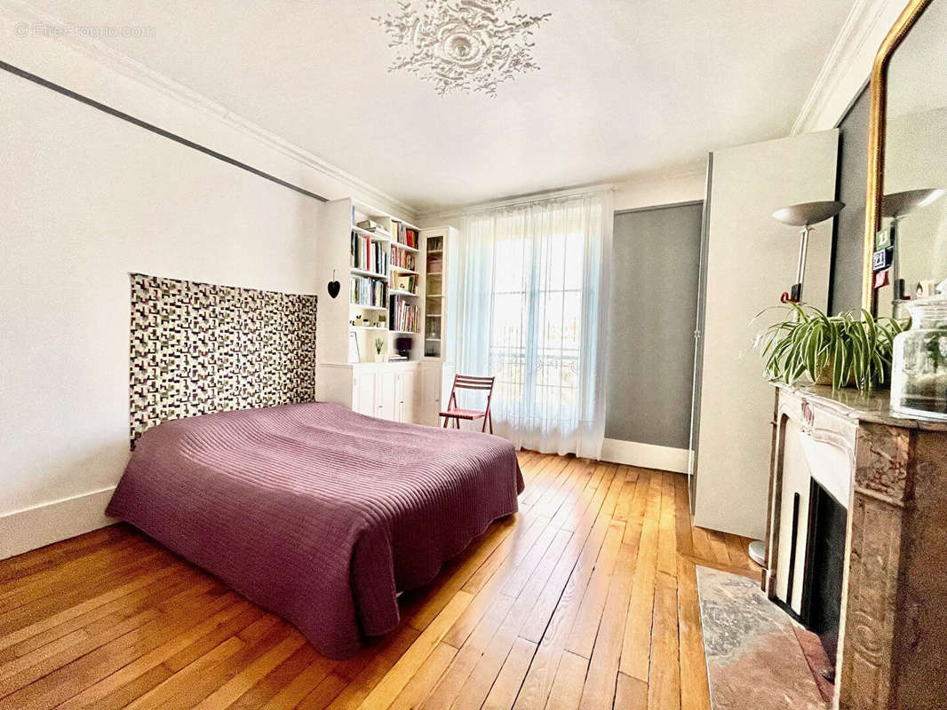 Appartement à LEVALLOIS-PERRET