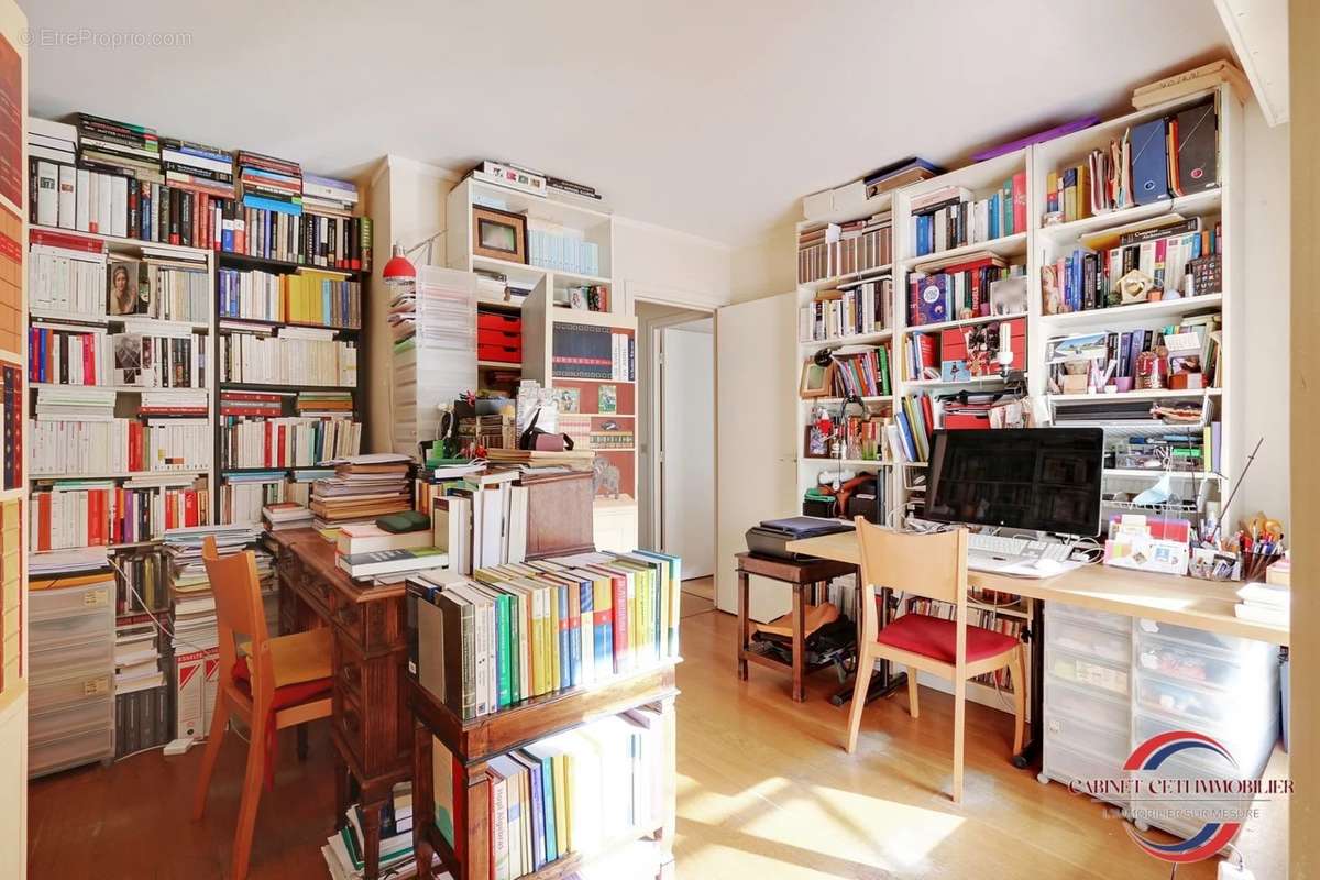 Appartement à PARIS-14E