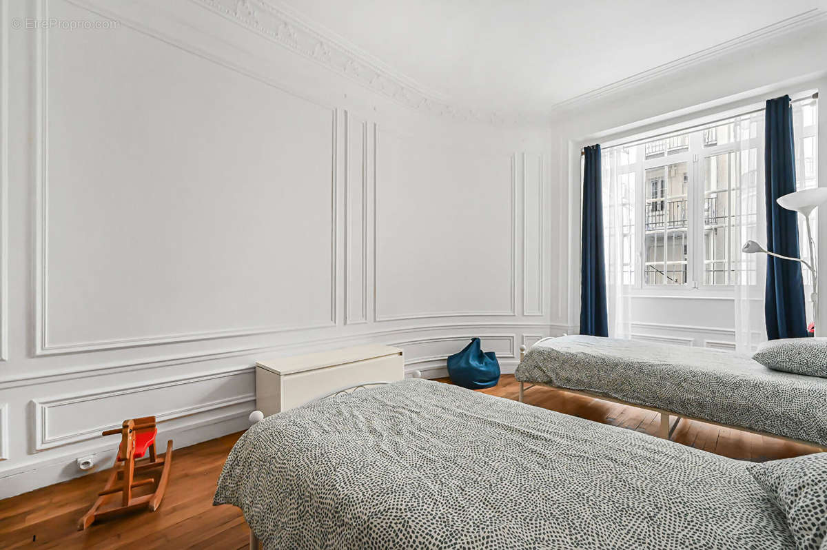 Appartement à PARIS-7E