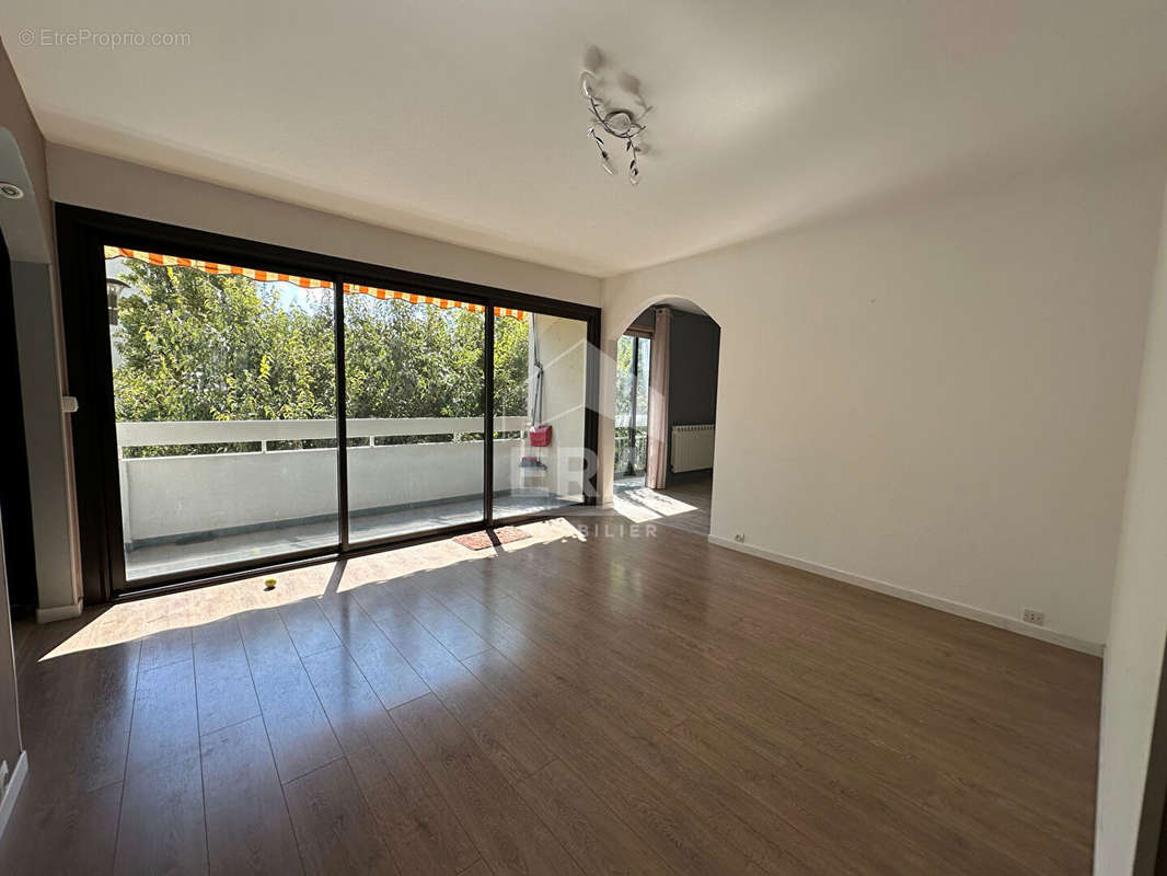 Appartement à MARSEILLE-11E