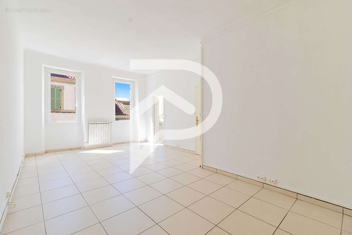 Appartement à MARSEILLE-7E