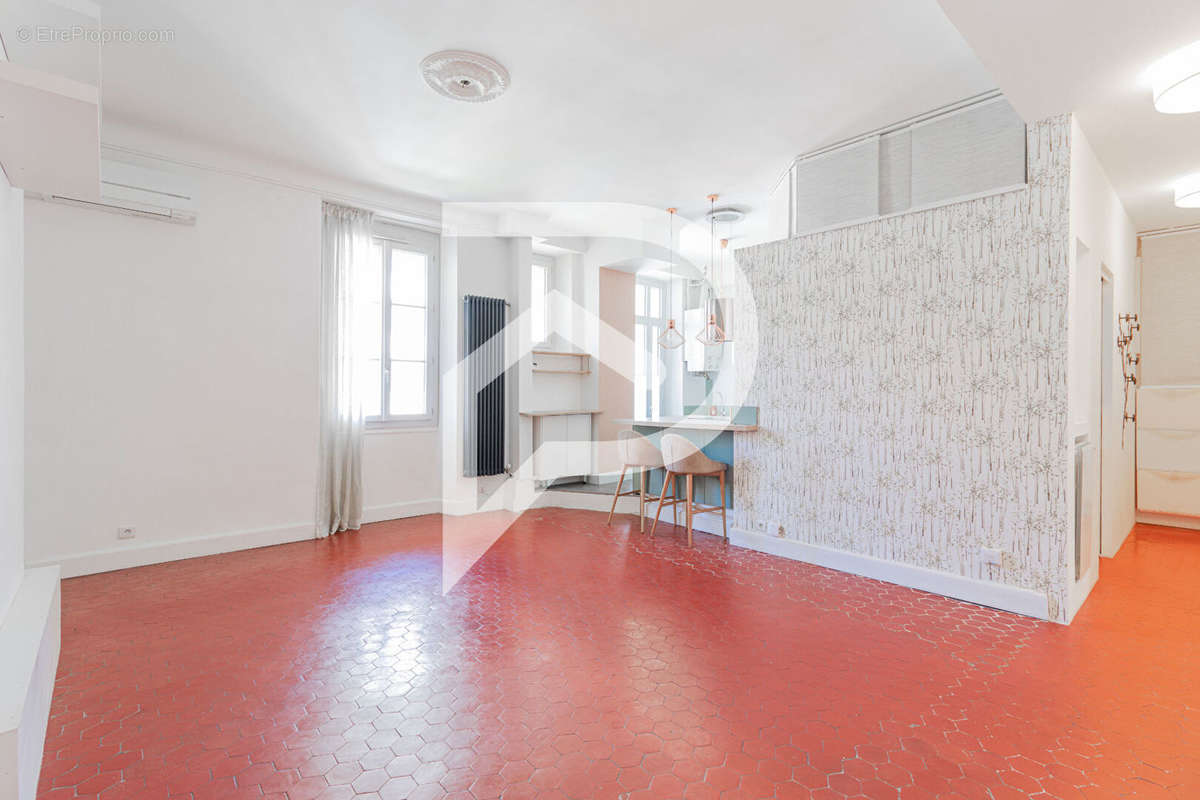 Appartement à MARSEILLE-7E